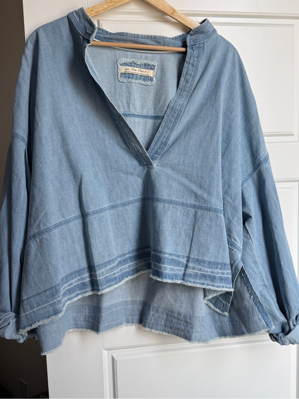 Free People Light Blue Denim V-Neck Balloon Sleeve Tunic Top - Picture 2 of 5